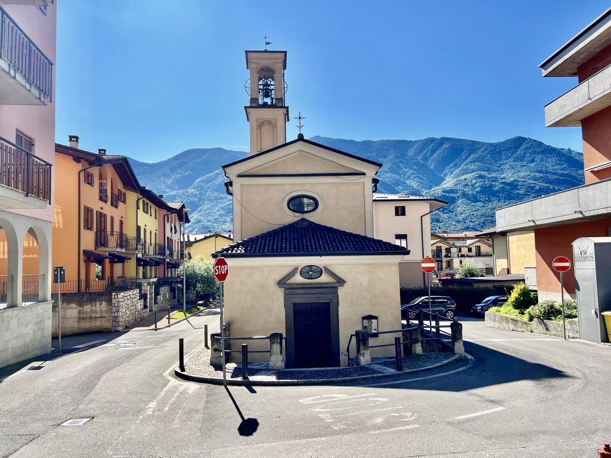 🔴 ℝ𝕚𝕡𝕣𝕖𝕤𝕖 𝕚𝕟 ℂ𝕠𝕣𝕤𝕠 

.
📍PIANCOGNO
.
.
p͟r͟o͟s͟s͟i͟m͟a͟m͟e͟n͟t͟e͟ ͟s͟u͟
🇮🇹 𝗣𝗶𝗰𝗰𝗼𝗹𝗮𝗚𝗿𝗮𝗻𝗱𝗲𝗜𝘁𝗮𝗹𝗶𝗮.𝗧𝗩

#RaccontiamoIlBelPaese
#Piancogno #Brescia #ValCamonica #Lombardia #AltopianoDelSole #Annunciata #PiccolaGrandeItalia #RipreseInCorso #Backstage