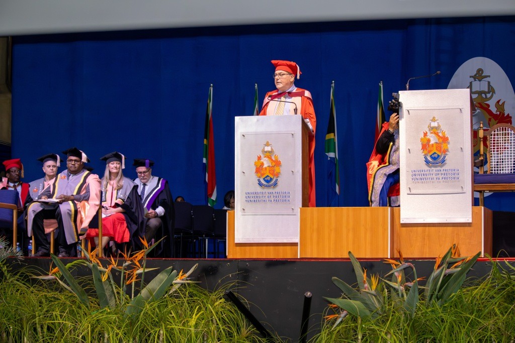 UPTuks's tweet photo. #UPSpringGraduations: The University of Pretoria has conferred an honorary doctorate on alumnus Prof Frank JM Verstraete, a pioneer in veterinary dentistry whose research & clinical practices have shaped the field worldwide.
Read more: https://t.co/WD4nAmBrlY
#UniversityOfPretoria #ProudlyUP