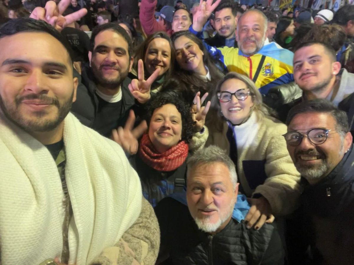 DEMOCRACIA, PAZ Y PERONISMO.

Ayer estuvimos bancando <a href="/Kicillofok/">Axel Kicillof</a> en La Plata.

"Este es un triunfo de los bonaerenses para todo el país y un triunfo del peronismo para todos los argentinos. Hay otro camino y hoy empezamos a recorrerlo. ¡Sigamos sumando fuerzas!". Axel Kicillof.