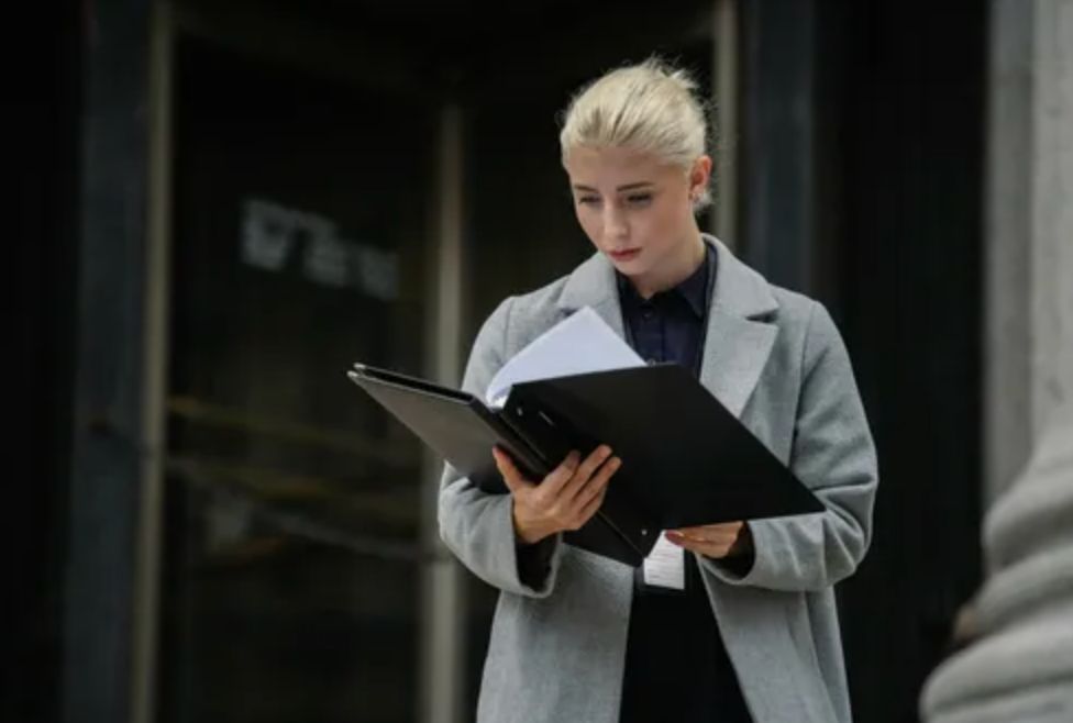 Understanding the Court of Protection is essential for Legal Secretaries supporting Solicitors working on sensitive matters. Legal Secretaries help ensure that vulnerable clients and their families receive the care and protection they need. institutelegalsecretaries.com/blog/understan…