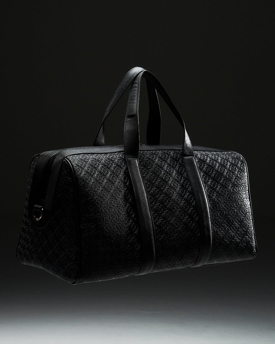 The perfect travel companion is almost here.
The Fabiani Black Fiore Monogram Weekender Bag - sleek, versatile, and refined.
Coming soon. ✈️