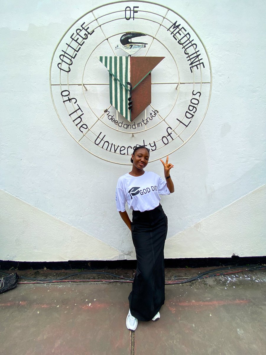 martha_aforrr's tweet photo. I signed out of the University of Lagos todayyyyy🤭🎉 https://t.co/69GkmgGYWC