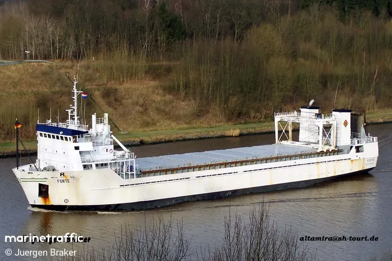 Sayın Cumhurbaşkanım <a href="/RTErdogan/">Recep Tayyip Erdoğan</a> 

Bugün öğlen saatlerinde, tam olarak 11.46'da İsrail'in Hayfa limanından kalkan ve aşağıda resimleri bulunan ARIEL isimli  Ro-Ro/Konteyner Taşıyıcı Gemi, Hatay'ın İskenderun Limanına girmek üzere. 

Bildirilen varış noktası İskenderun Limanıdır.