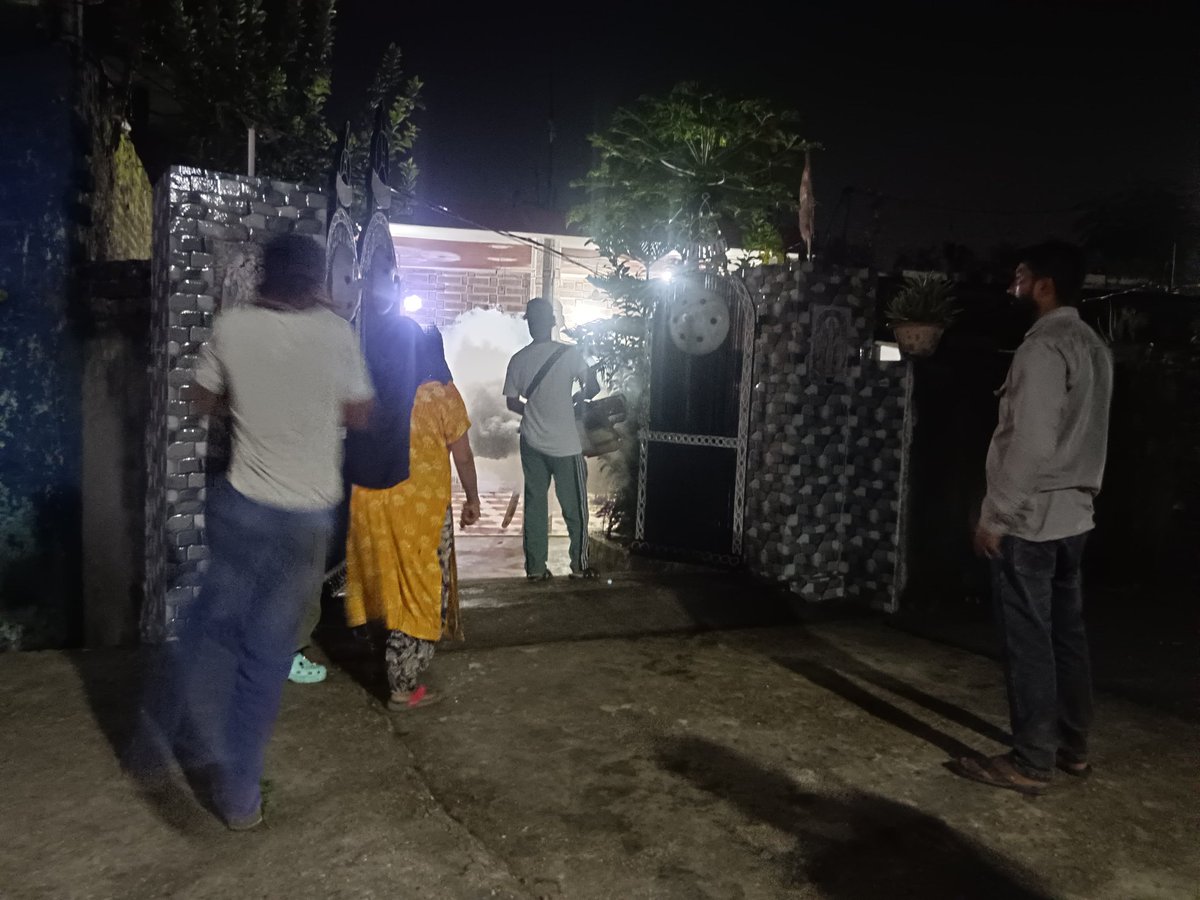 EosambaJk's tweet photo. Fogging in the flood prone areas to prevent citizens from diseases
@CM_JnK 
@dcsambaoffice 
@diosamba1 
@diprjk 
@SwachhBharatGov 
@OfficeOfLGJandK 
@MoHUA_India 
@md_sbm 
@Divcomjammu 
@PMOIndia https://t.co/XEeg5gEKhZ