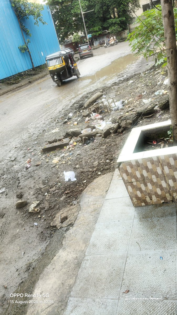 deepak4073's tweet photo. @PanvelCorp @BJPPanvel @CMOMaharashtra pls have a look at the management of Panvel municipal corporation people are dumping garbage on road and there is foul smell and breeding grounds for mosquitoes and rats and pmc people are not able to clean it. https://t.co/km9ivyR8ht