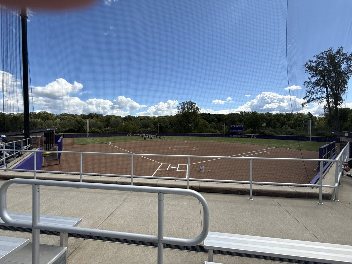 k8softball's tweet photo. Yesterday I had an incredible opportunity to visit Albion College. I absolutely fell in love with the environment of campus, the team, and program. Thank you Coach LaFave and the team for making it so amazing. Go Britts! 💜💛
@Albion_Softball @MojoMunoz18u https://t.co/gtUg9lOxeP