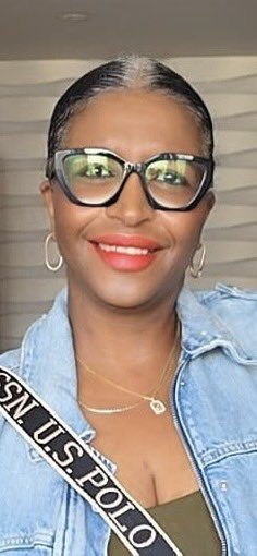 clovermyrie's tweet image. This journey has taught me that beauty isn’t defined by trends, but by confidence. I’m embracing the silver, and it feels powerful. Here’s to showing up as my true self bold, brilliant, and beautifully grey. #Evolving
#GreyHairJourney #1month #SilverConfidence #OwnYourGlow