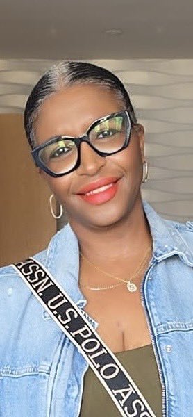 clovermyrie's tweet image. This journey has taught me that beauty isn’t defined by trends, but by confidence. I’m embracing the silver, and it feels powerful. Here’s to showing up as my true self bold, brilliant, and beautifully grey. #Evolving
#GreyHairJourney #1month #SilverConfidence #OwnYourGlow