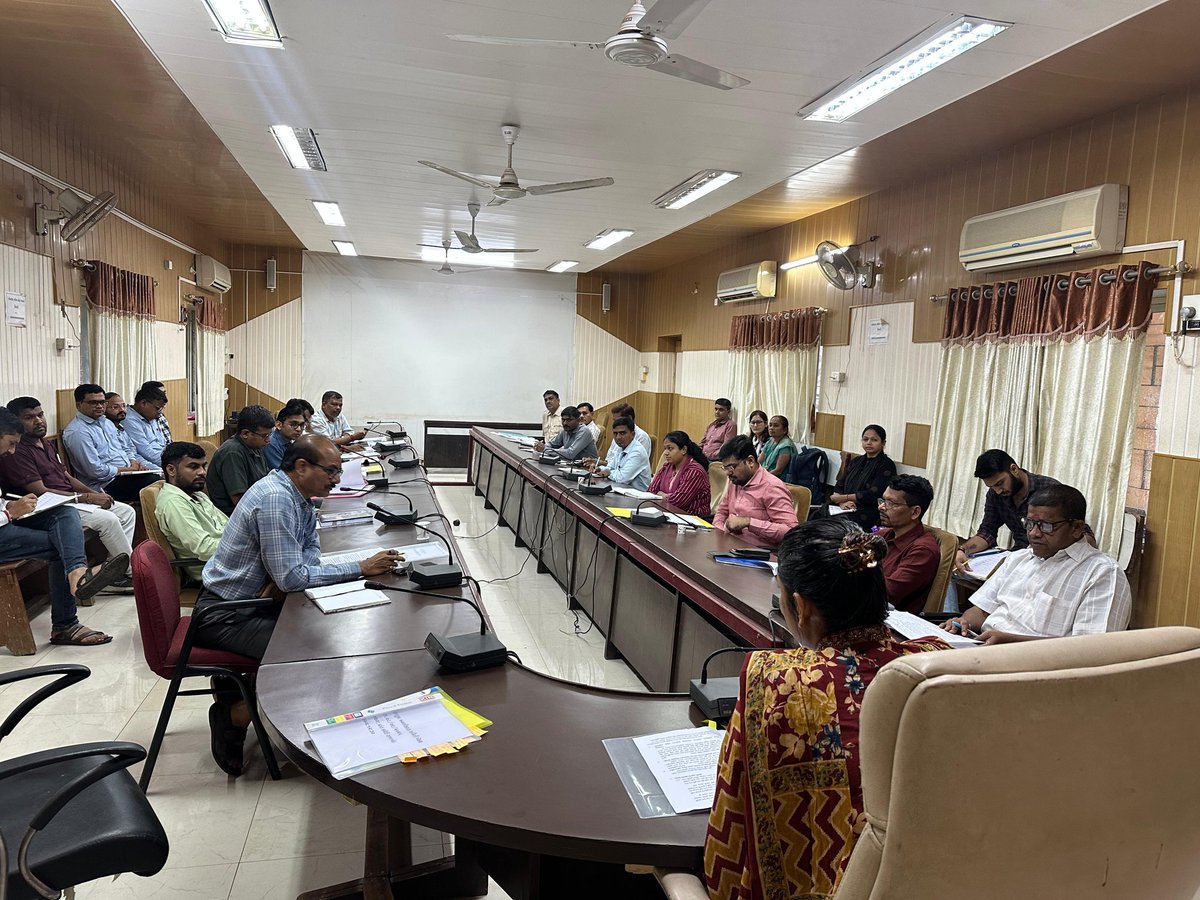 આજરોજ આહવા તાલુકાના અધિકારીઓ સાથે તાલુકા સંકલન અને ફરીયાદ સમિતિની બેઠક યોજવામાં આવી હતી, જે અંતર્ગત આહવા તાલુકાના વિવિધ વિભાગોને સ્પર્શતા મુદ્દાઓ અને પ્રશ્નોની સમીક્ષા કરી સંબંધિતોને જરૂરી સૂચનો કર્યા.