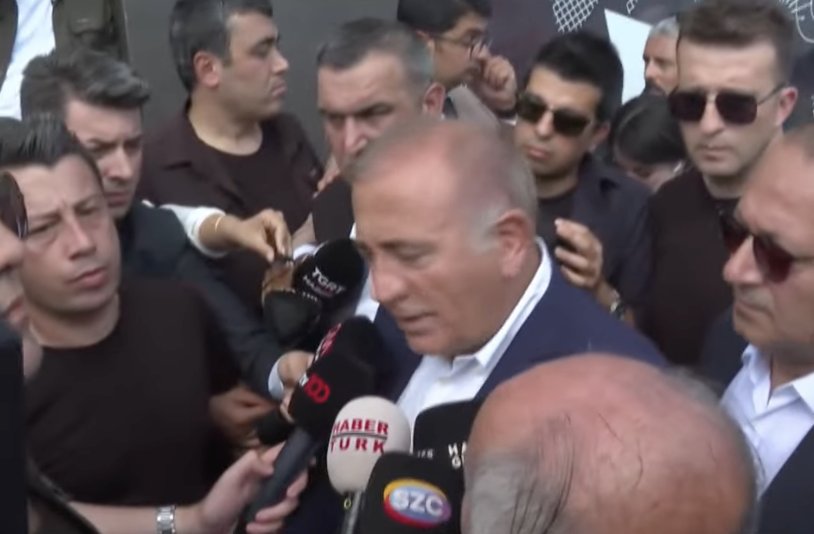 Taşınma gerekçesini 
“Mevcut binada haşere ilaçlaması yapacağız” 
diye bildirmiş CHP
Çayı puskurdum😂