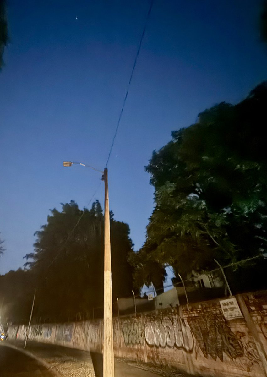 Varios meses sin luminarias  en la avenida Topacio entre Mármol y Quebrada ¿pueden atender? <a href="/ServiciosZap/">Servicios Municipales Zapopan</a>  <a href="/Linea_Zapopan/">Línea 24/7 Zapopan</a> <a href="/ZapopanGob/">Gobierno de Zapopan</a>  <a href="/PoderAG_Zap/">Poder AG Zapopan</a> <a href="/Tellmecuandoya/">Tellme</a>