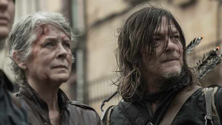 عوده رائعه وبدايه تحمل معها مشاعر كثير قديمه .. 
رؤية كارول وداريل من جديد خلتني استرجع ذكريات ولحظات كثير .. ابسط الحوارات بينهم لها متعه خاصه وشعورها مختلف 
اشتقت لـ TWD والله