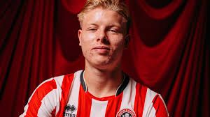 InsideBlades's tweet photo. Nils Zätterström | Centre-Back | 20 (signed August 2025)

A tall, left-footed Swedish international with a modern profile.

Height & aerial dominance: 1.92m, commanding in duels.

Ball-playing ability: Breaks lines with passes, confident carrying out.

Maturity: Already capped by Sweden and proven in Europe with Malmö.

Career snapshot: Broke into Malmö’s senior side in 2024, scoring in Champions League qualifiers. Debuted for Sweden later that year. Joined United on a four-year deal.

Impact at Bramall Lane: Long-term building block with the qualities to play at a higher level. Brings balance and presence to the left side of defence.

Rating: 7/10 – A signing with high potential who may fly under the radar this season. Has all the tools to develop into a cornerstone defender for United over the coming years.

#SUFC #UTB