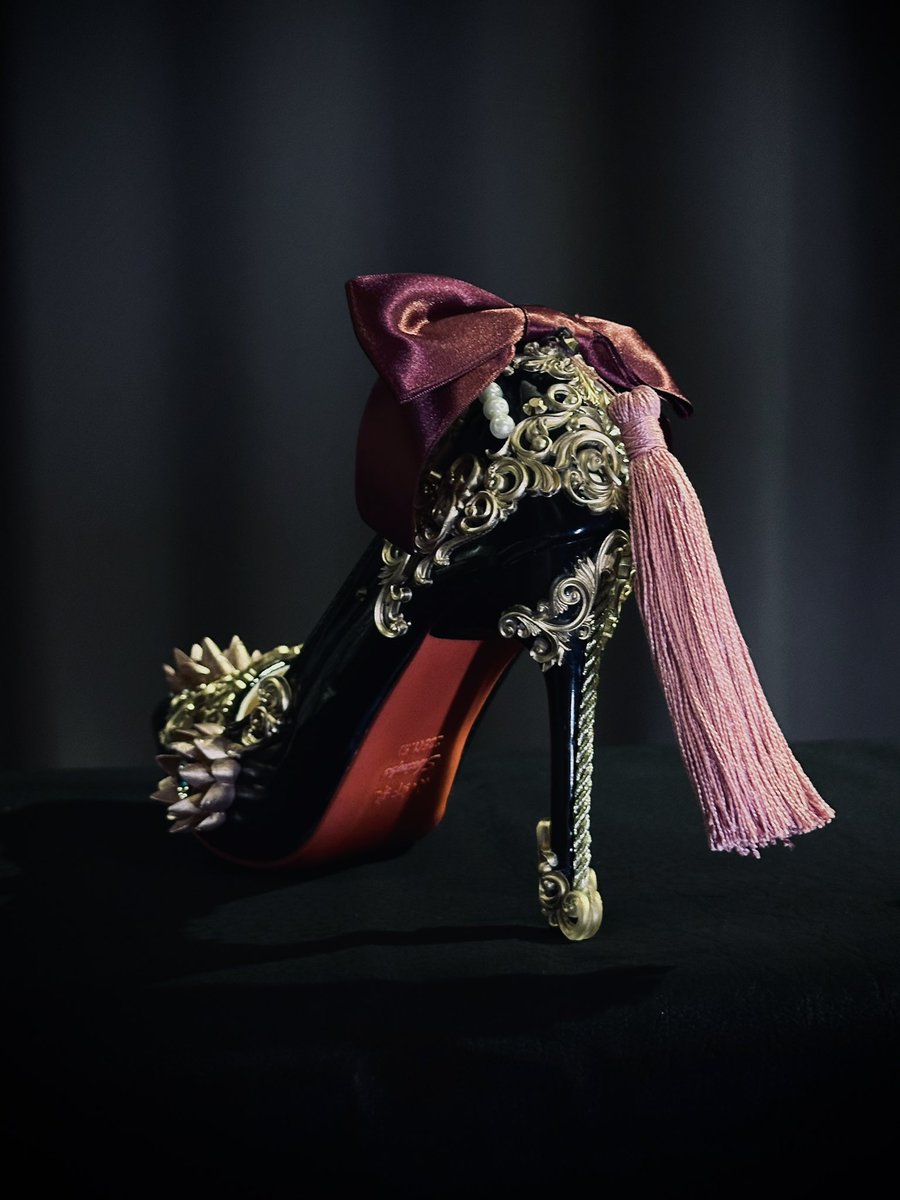 akaba_ritsu's tweet photo. 【ZONE-00】
靴完成しました👠
✂️製作記録
#zone00 #コスプレ造形 #自作レイヤー https://t.co/D8lLffwLht