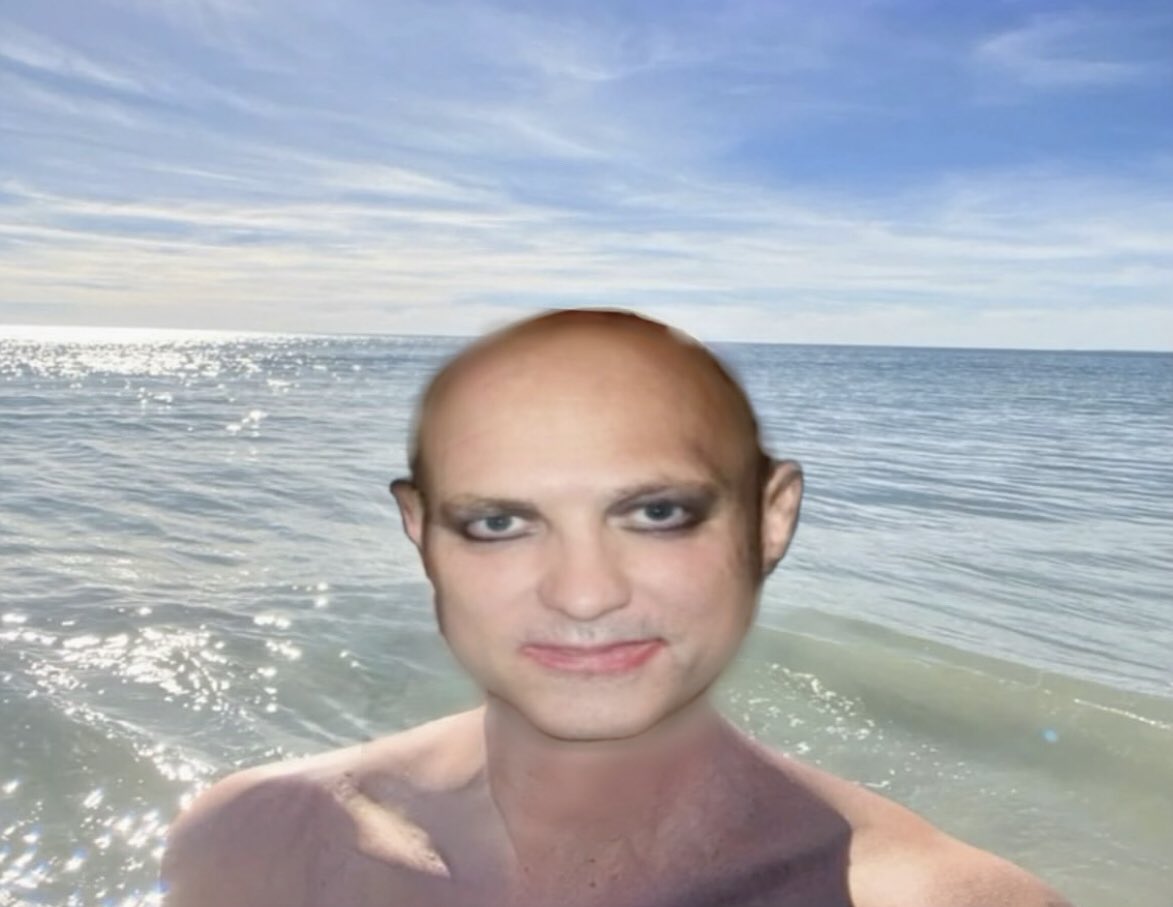 vic 🦇 (@sevnteenseconds) on Twitter photo 