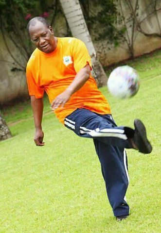 Monafrique8's tweet photo. Un but en pleine lucarne , le 25 octobre soir  !! #ADO225 https://t.co/1NJJRYrjap