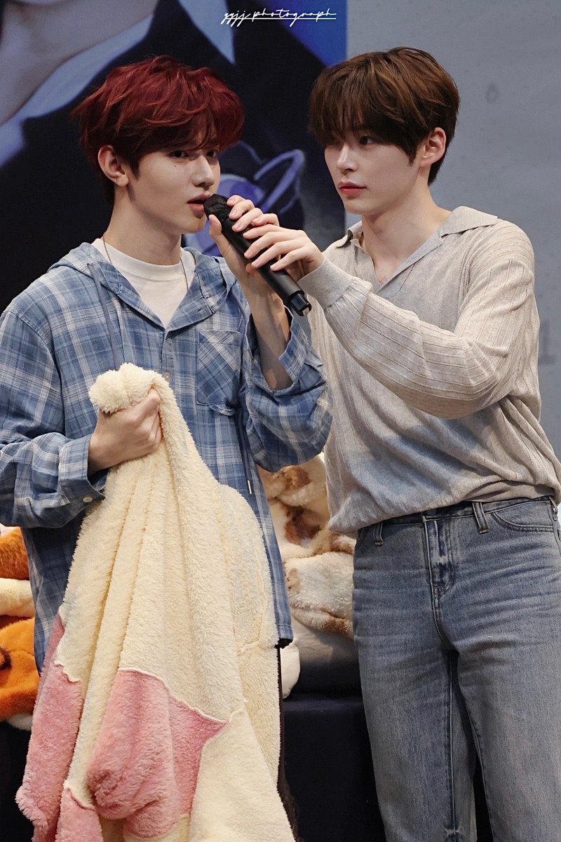 bin i think he can hold the mic himself