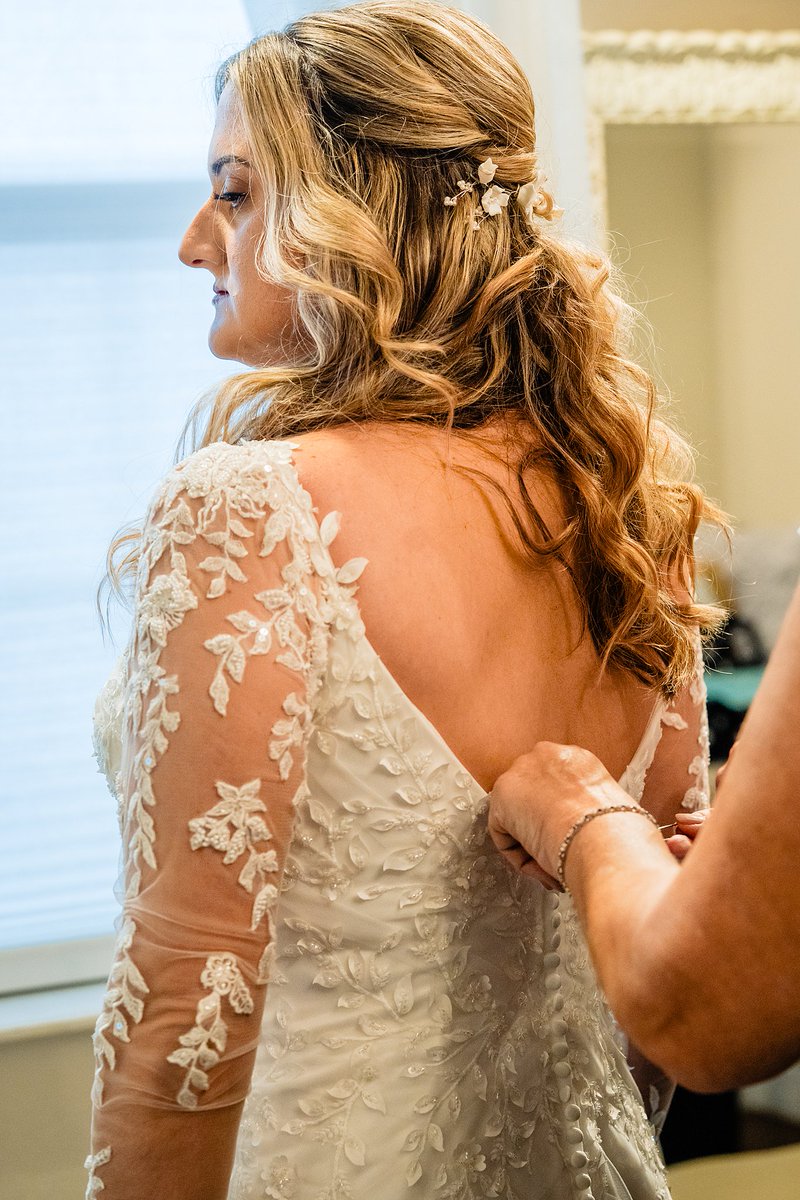 bakersranchfl's tweet image. Craft your forever love story ❣️ amid the elegance of stone arches, wooden doors &amp;amp; lush gardens at Bakers Ranch! Ideal for romantic moments, every detail whispers "magic." Book now to capture your dream wedding today! 💍✨ #Weddi... 📸: Ying Multimedia &amp;amp; Alisa Sue P...