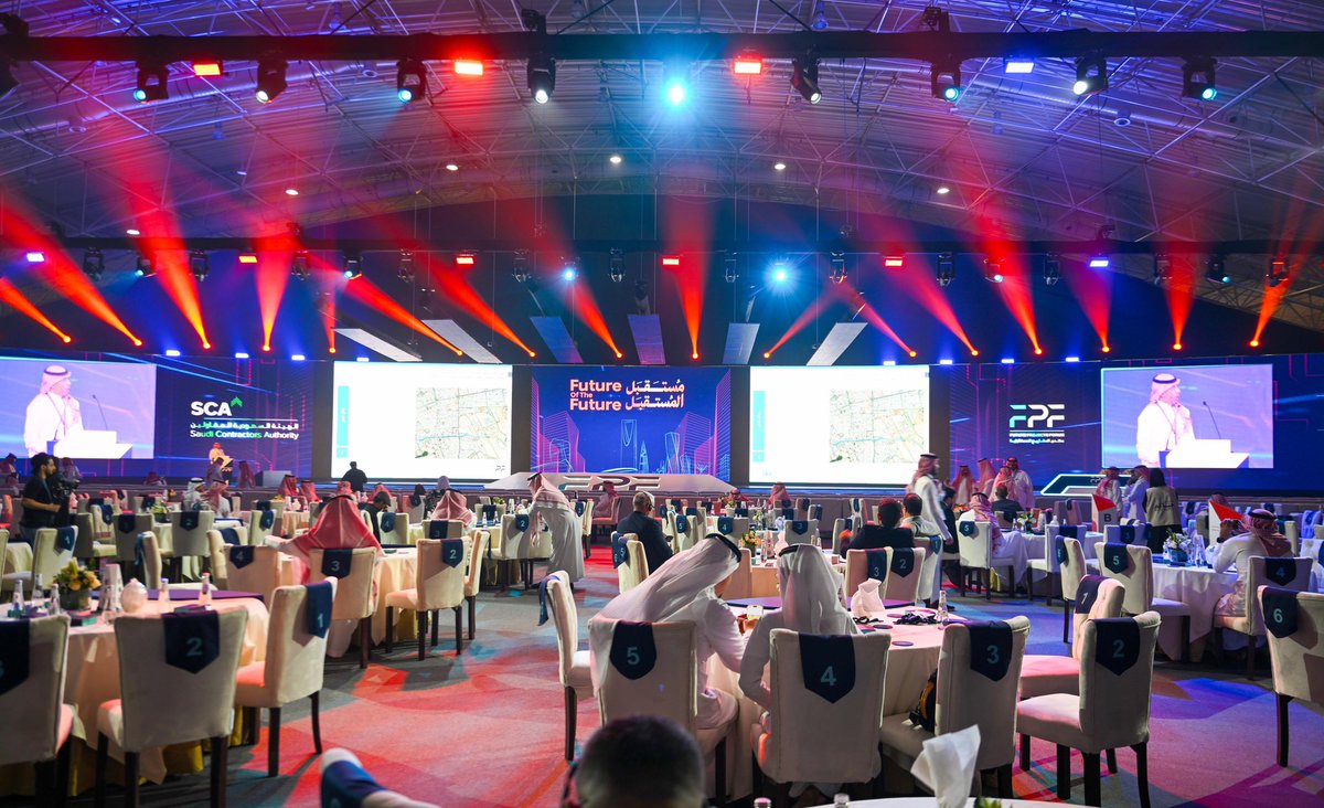 شارك مدير عام مكتب المشاريع المؤسسي في #البرنامج_السعودي_لتنمية_وإعمار_اليمن م. عبدالرحمن الجهني، ضمن فعاليات اليوم الأول من #منتدى_المشاريع_المستقبلية، حيث استعرض مشاريع ومبادرات البرنامج التنموية والتي بلغت حتى اليوم 265 مشروعاً ومبادرة تنموية ذات أثر مستدام في مختلف المحافظات