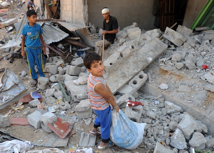 Biz ölümü gözümüzde büyütmüşüz,
Meğer ölüm Gazze de çocuk işiymiş.

#sumudflottilla