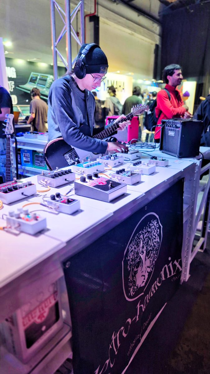 EHX's tweet photo. Our friends in Argentina at @tecnowestune had a great showing of EHX pedals for their booth at @workshowar. Thanks for spreading the tone!

#ehx #guitarpedals #guitargear #guitareffects #electroharmonix #bigmuff https://t.co/uFDkZcuwLh