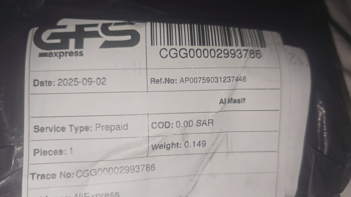 zh_mj's tweet photo. @SPL_CARE @SPL_CARE السلام عليكم ورحمة الله وبركاته  
وصلني شحنة قبل شوي عن طريق @GFSEXPRESS  والمفروض كل شي مدفوع ، فجأه القاهم طالبين مبلغ ومرسلين لي رسالة فيها ملف pdf  على اساس فاتورة ولازم ادفع والشحنه نفسها مافيها  ( مرفق الصور)، هل مسموح لهم هالشيء؟؟؟؟ https://t.co/Saru8wMRoF