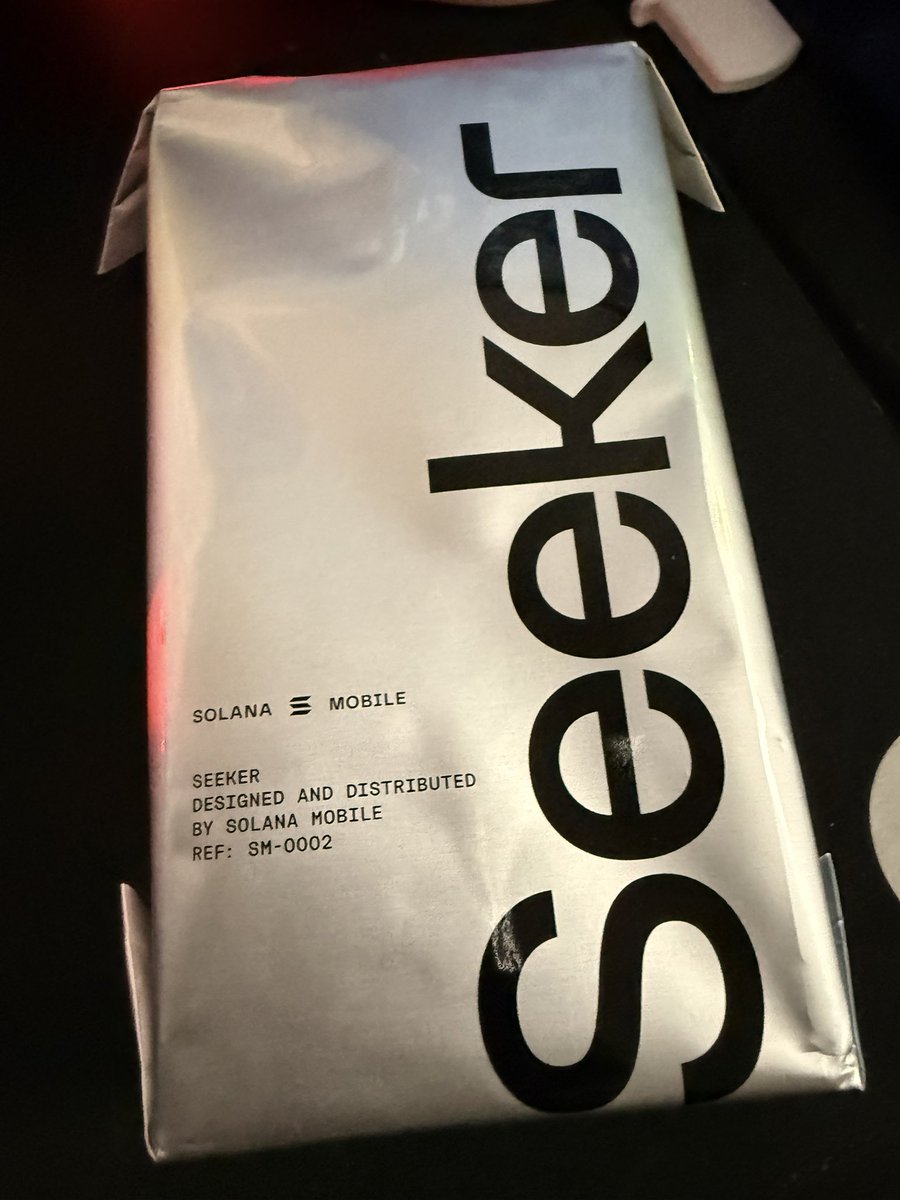 Finally!! 🖤🦆 <a href="/solanamobile/">Seeker | Solana Mobile</a> <a href="/aeyakovenko/">toly 🇺🇸</a> @