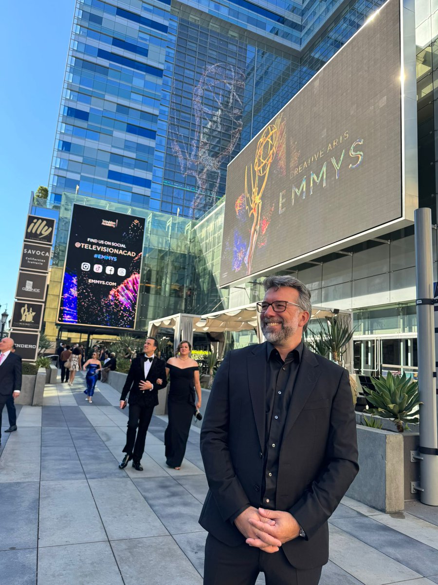 TheYard_VFX's tweet photo. An unforgettable weekend at the 77th Creative Arts #Emmys! 🌟
Our founder, Laurens Ehrmann, attended as part of The Rings of Power – Season 2 team, nominated for Outstanding Special #VFX in a Season or a Movie.
More here ➡️ https://t.co/OQ48Yv5tkJ
#bepartofsomethinggreat https://t.co/WXkxy9GOYw