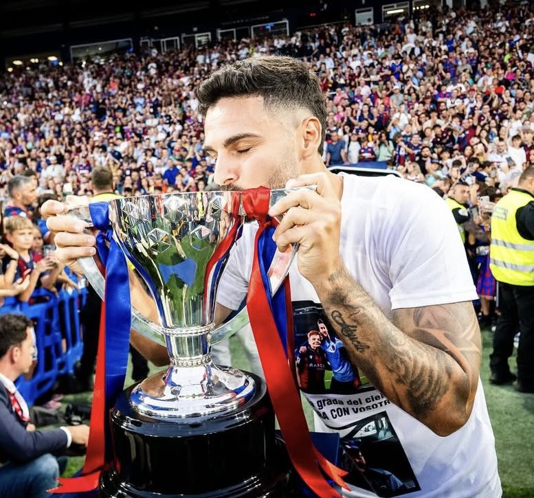 🙇🏻 El adiós de Sergio Lozano, EN EXCLUSIVA, en SIN TREGUA

🎙️ patreon.com/sintregua

🔝<a href="/CarlosAyats/">Carlos Ayats Pérez</a> entrevista a ‘Loza’, que responde a todo desde Polonia en una charla sincera para despedirse de la afición granota

👉 Su relación con Calero, los verdaderos motivos de su