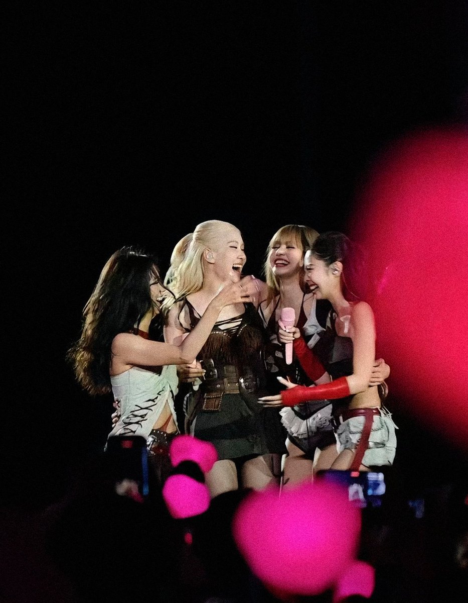 The hate directed at LISA and BLACKPINK is unacceptable. This is not about fan wars anymore.

We worked hard, and just like the Pinks, we deserve to celebrate and feel proud of what was achieved. Enjoy this moment fully, but DO NOT engage hate.

That noise doesn’t touch legends.
