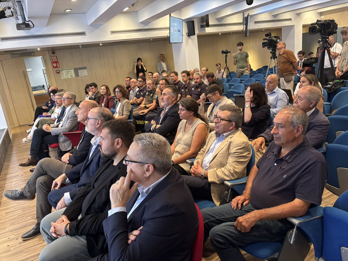 📡 Celebrem l’anunci d'avui del Govern d'instal·lar 3 nous radars meteorològics a l’Alt Pirineu a partir de l’any vinent.
Una mesura inclosa en el nou Decret Llei presentat avui que reforça la seguretat als càmpings i exemplifica la col·laboració pública i privada amb la FCC.