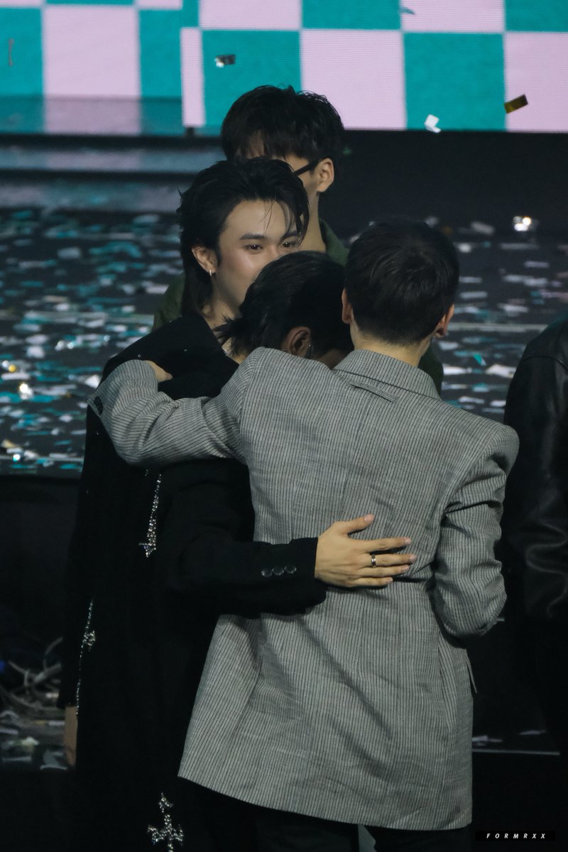 ปอร์เช่กับพี่ก้อง 🥺🤏🏻

#PORSCHExMintAwards2025 
#MchoiceMintAwards2025 
#MintAwards2025
#XXSIVK 
#PorscheSivakorn