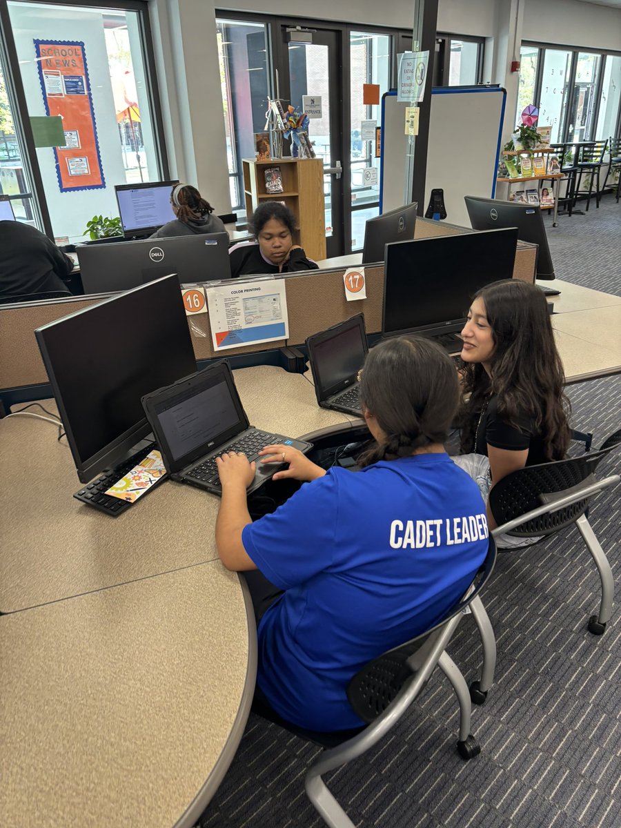 Ms. Gant’s US History class completes a digital scavenger hunt using <a href="/scdiscus/">Discus</a> databases #researchready <a href="/RNECavaliers/">Richland Northeast HS</a>