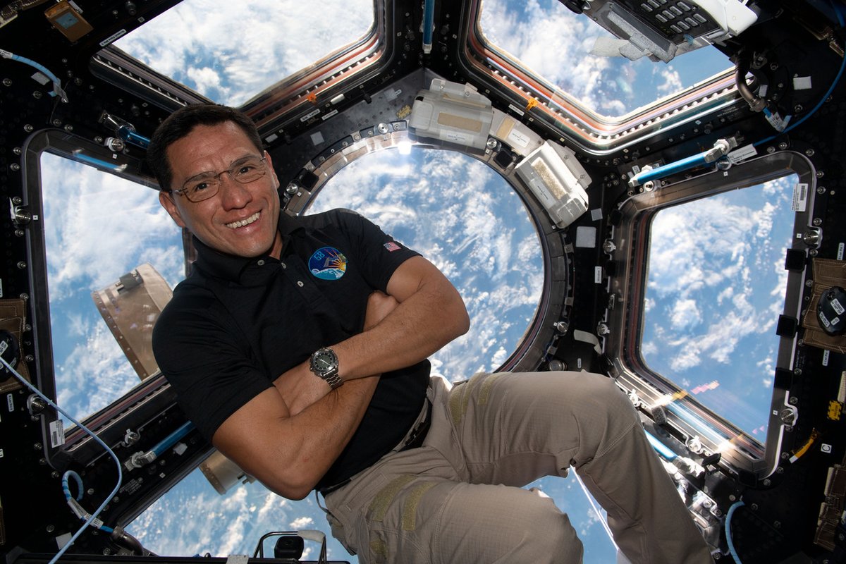 IAmJenniferDior's tweet photo. NASA Astronaut Frank Rubio in Space Station Cupola via NASA https://t.co/DMX1jalifX https://t.co/0nISaBL70l
