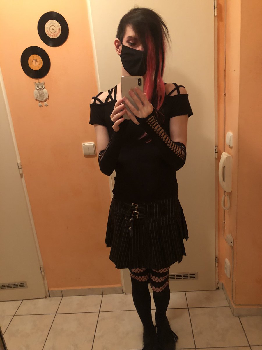 SCRATON 🌸 tweet media