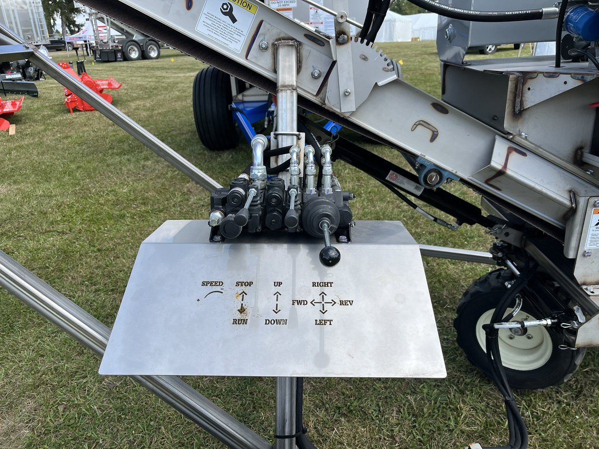 Check out the new Field Loader from Doyle Manufacturing. Self propelled with a 26hp Honda power pack. Contact your local Equipment Ontario Store for more information and pricing