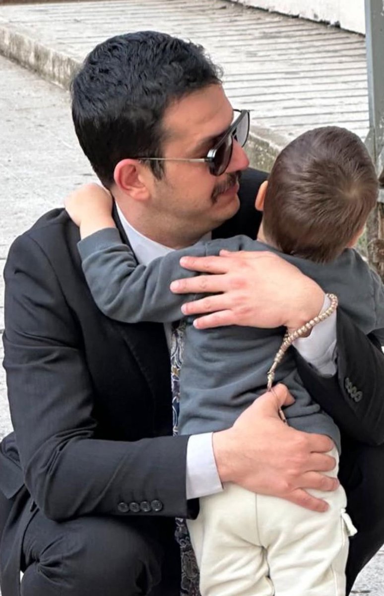 Evlat babanın sırrıdır.