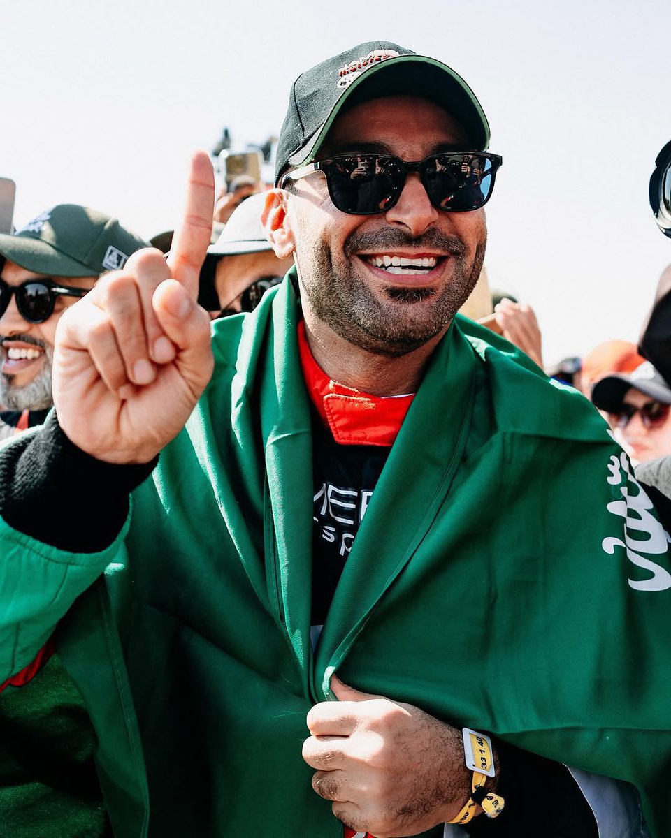 خليكم جااااهزين 🥳
سحب على 110,000 الف﷼ لشخص واحد 
بدون شروط معقدة فقط
(رتـويــت وتابعني حط نقطه لايكك ) ❤️🇸🇦
السحب في اي وقت خليكم جااهزين