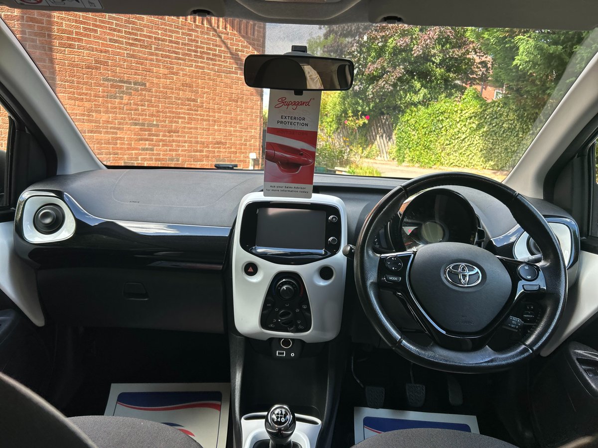 GREAT FIRST CAR !!
TOYOTA AYGO 1.0 VVT-I X-PURE MANUAL 5DR.
2016/16 PLATE +LOW MILES+2 KEYS+FULL HISTORY+
+£20 RFL+CHEAP INSURANCE+
REVERSING CAMERA PLUS AIR CON.
FRESH SERVICE PLUS NEW MOT PLUS RAC WARRANTY.
OUR PRICE ONLY £5995