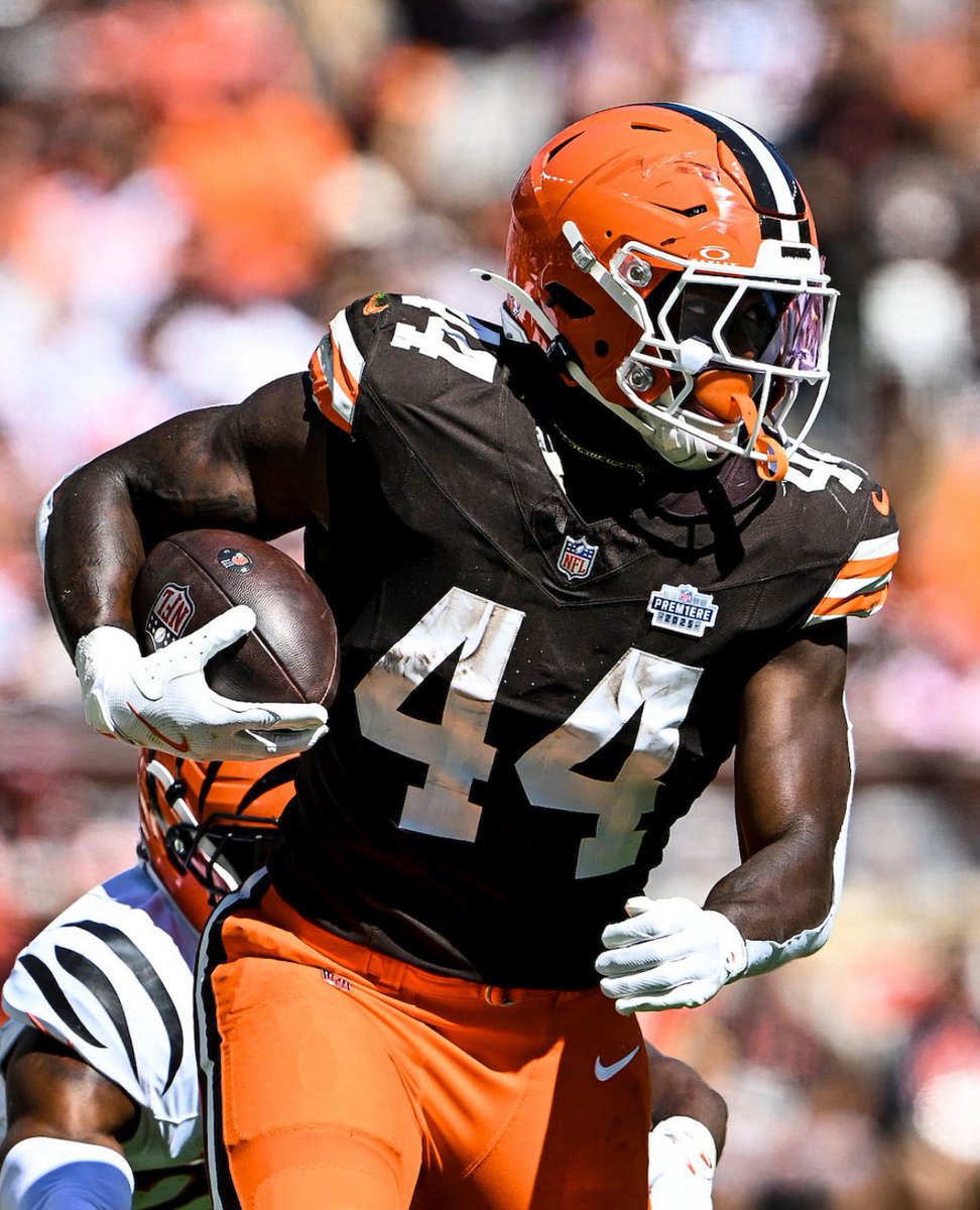 Top Priority Waiver Pickups Week 1🏈☕️

For some Week 1 was disappointing but for others it might’ve been the start of a great season. 

Here are my top waiver pickups for 
Week 1 of Fantasy Football ⬇️🧵

Sneak Peak : Harold Fannin Jr. is HIM