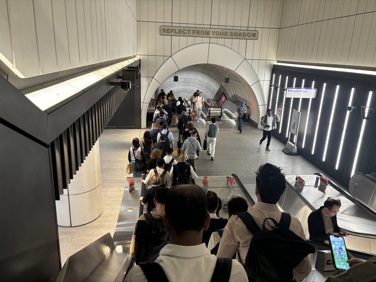 Busy again on my return journey #tfl #strikes #london