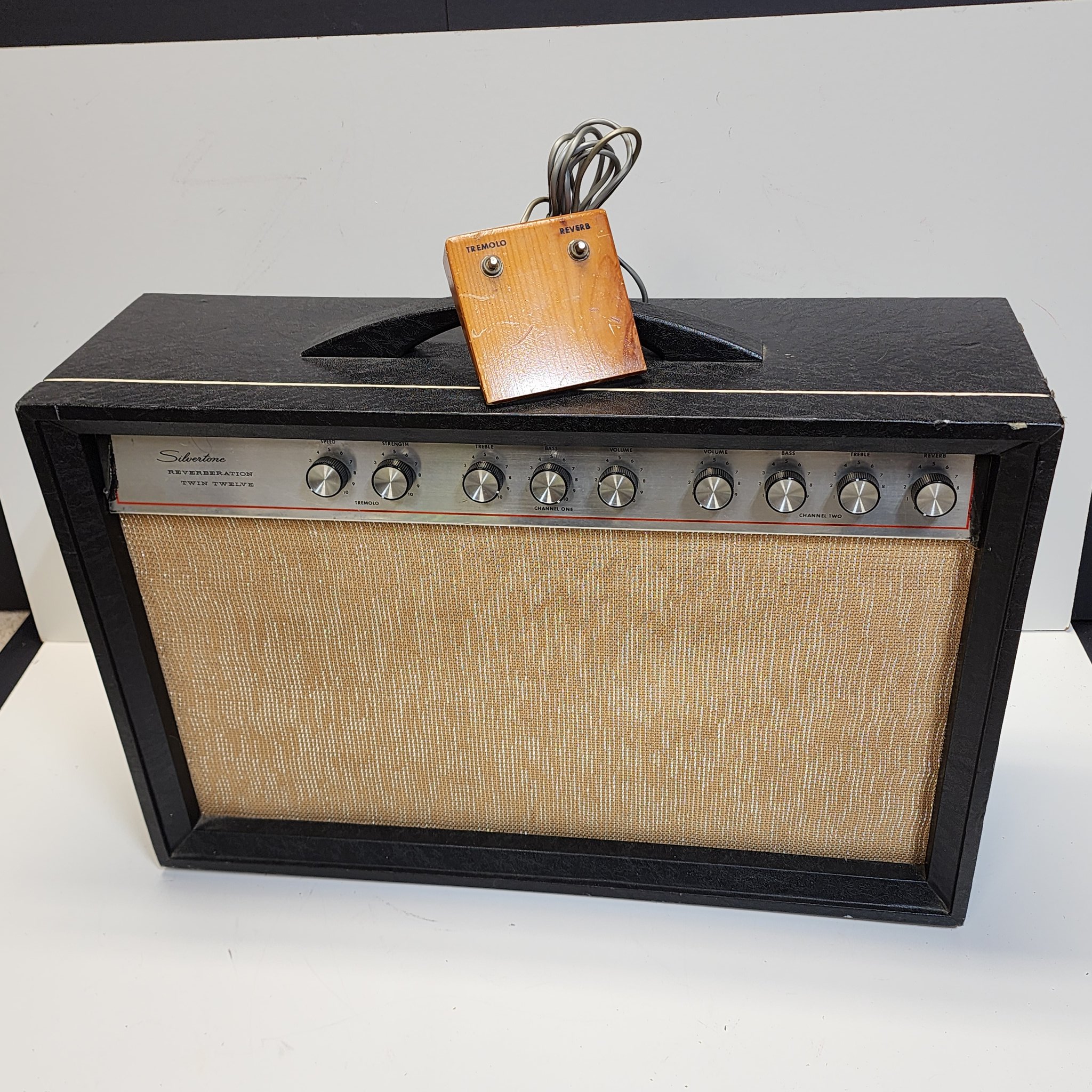 【中古】 On the Sensations of Tone TomHeasley 中古】 On the Sensations of Tone TomHeasley