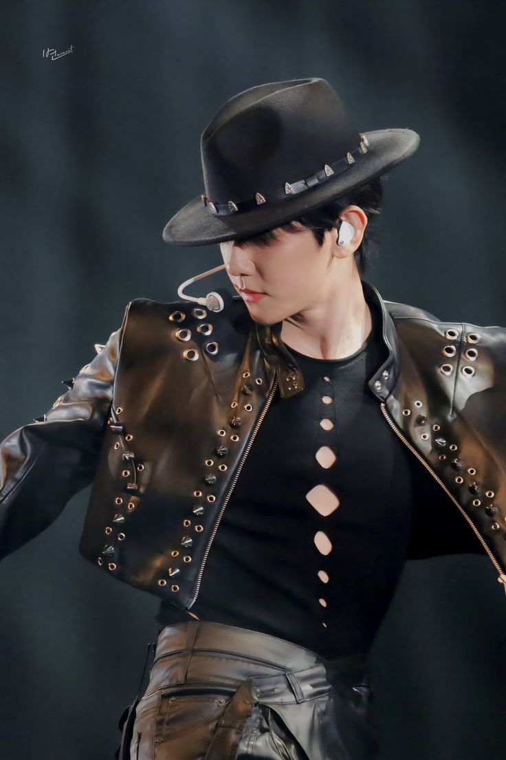 BAEKHYUN BAMBI STAGE IS ONE OF THE MOST BEAUTIFUL ONE ✨️