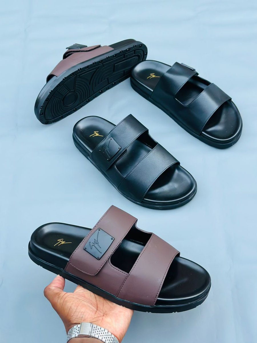 Dar es Salaam joto ukiwa ofisini au mzingukoni unahitaji kuvaa viatu vya wazi. Pia unapoenda ibadani hasa ijumaa inafaa uwe maridadi. 

Size: 39-46

Tsh.120,000 

CONTACTS: Wa.me/255718007463 WhatsApp📞 📧,Calls☎️, TxT✉️

#TUNAFANYADELIVERY🛵📦 #MIKOANITUNATUMA 🚛📦