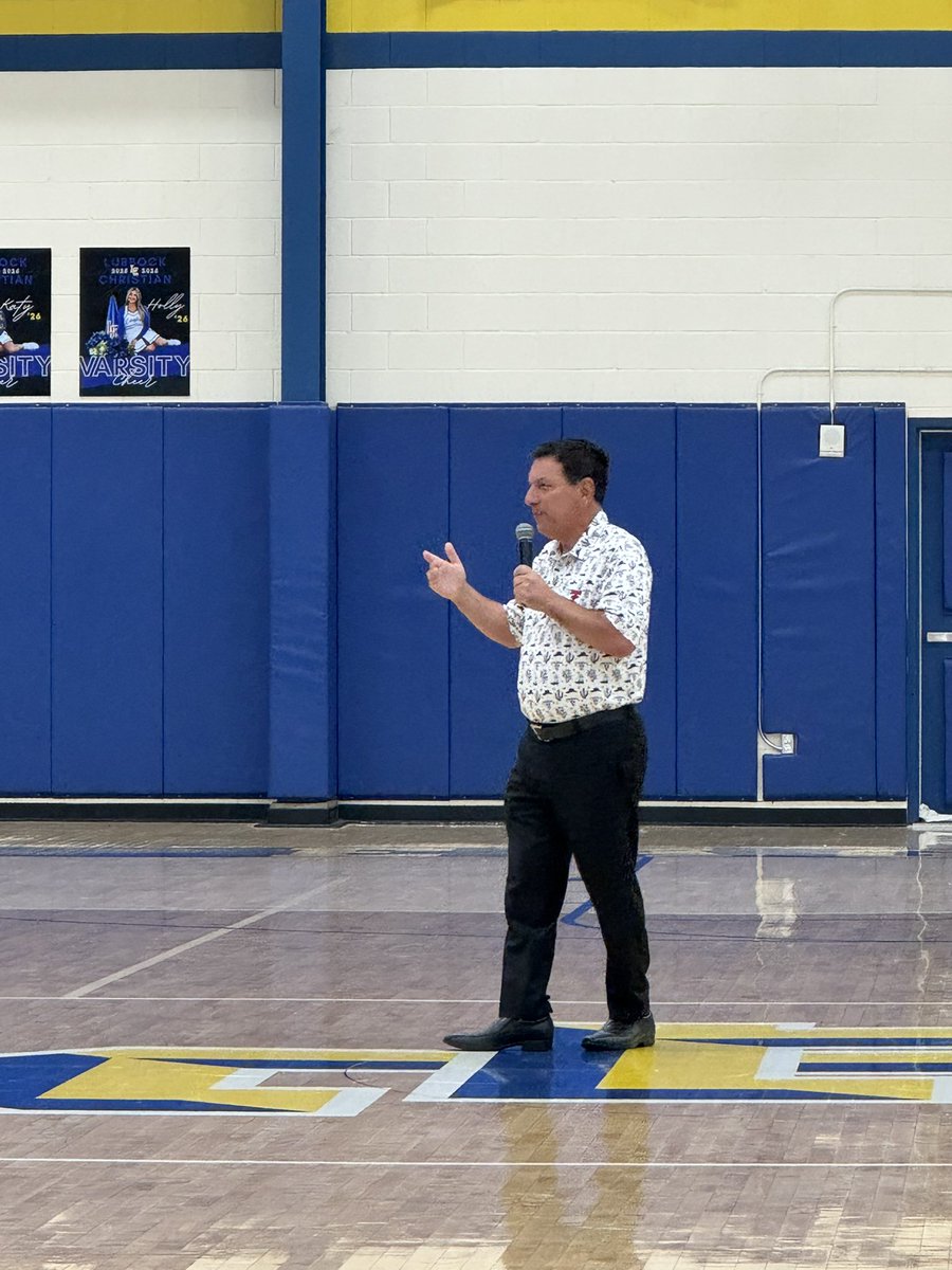 In chapel today, KCBD-TV Sports Director and Journalist <a href="/pchristy11/">Pete Christy</a> shared an inspiring message about trusting God to move in BIG ways! 🙌💙

<a href="/KCBD11/">KCBD NewsChannel11</a> <a href="/CoachSoftley/">Chris Softley</a>