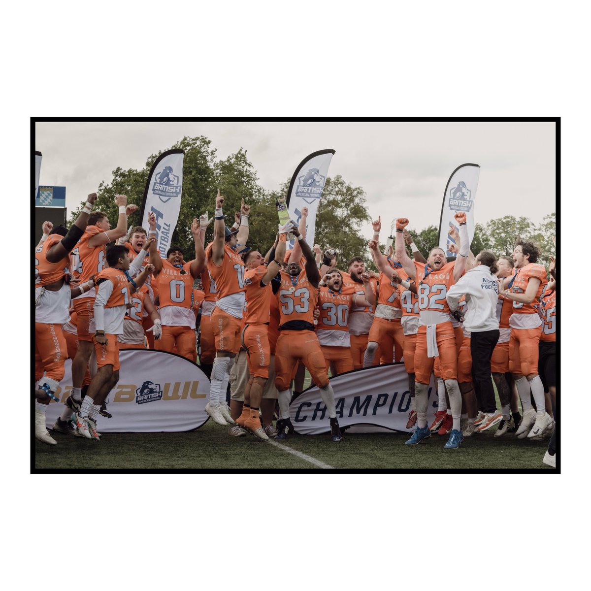 SL_SportsPhotos's tweet image. American Football fans do you know you missed a treat this weekend! Three highly competitive games took place for Britbowl XXXVII in Coventry and the best team in the country didn’t fail to disappoint. @BristolAztecs @LondonBlitzU19 
@solentthrahers Woman team where all crown…