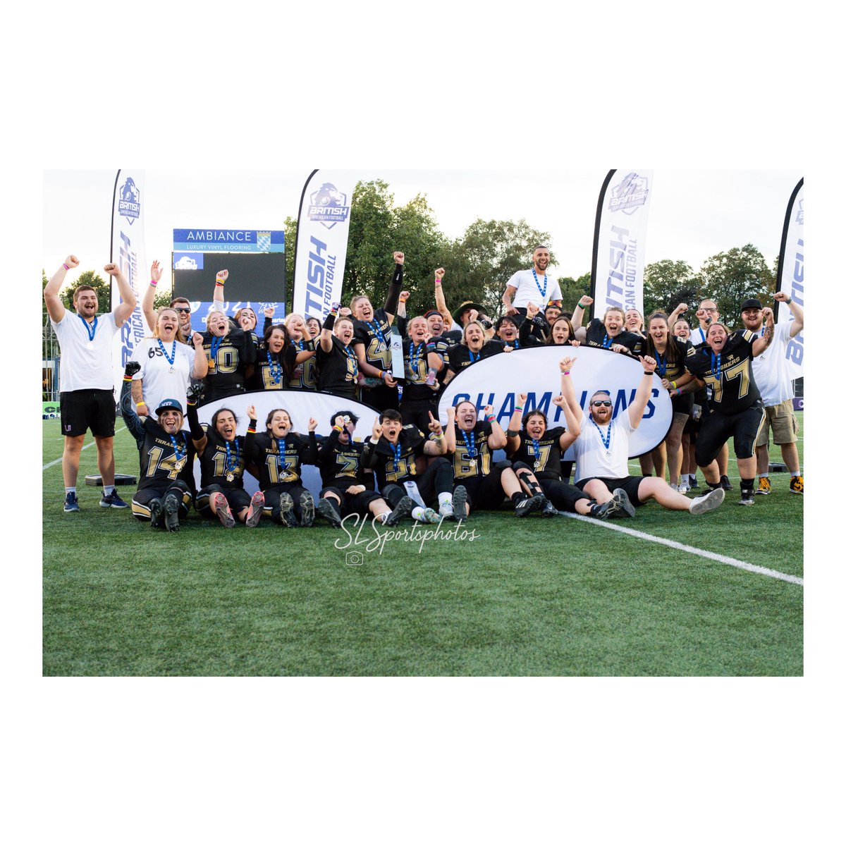 SL_SportsPhotos's tweet image. American Football fans do you know you missed a treat this weekend! Three highly competitive games took place for Britbowl XXXVII in Coventry and the best team in the country didn’t fail to disappoint. @BristolAztecs @LondonBlitzU19 
@solentthrahers Woman team where all crown…