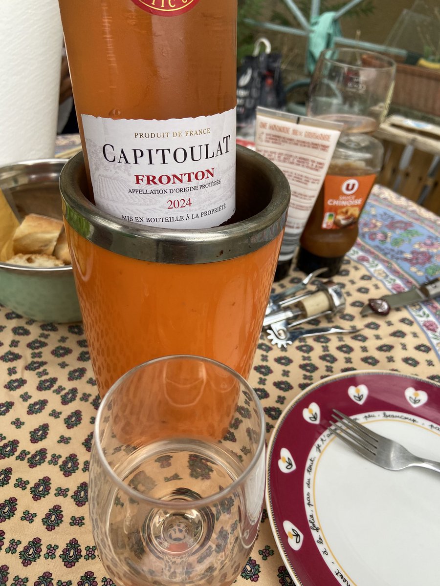 J’inaugure donc le barbecue végé pour le départ de #Bayrou #BayrouPotDeDepart 
#Macron est en première ligne désormais … le responsable c’est lui #Attal #Barnier and co #10septembre