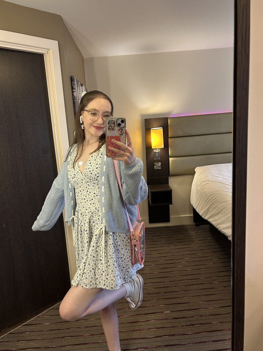 me 🤝🏻 concert level happiness