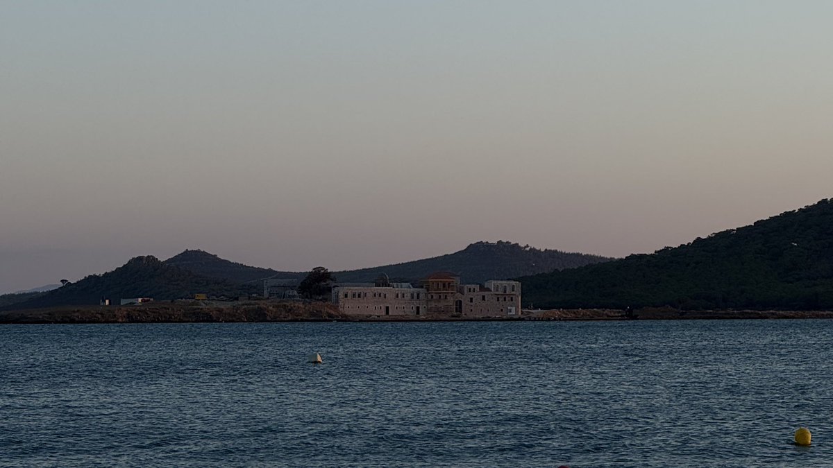 a glimpse of chicken Island